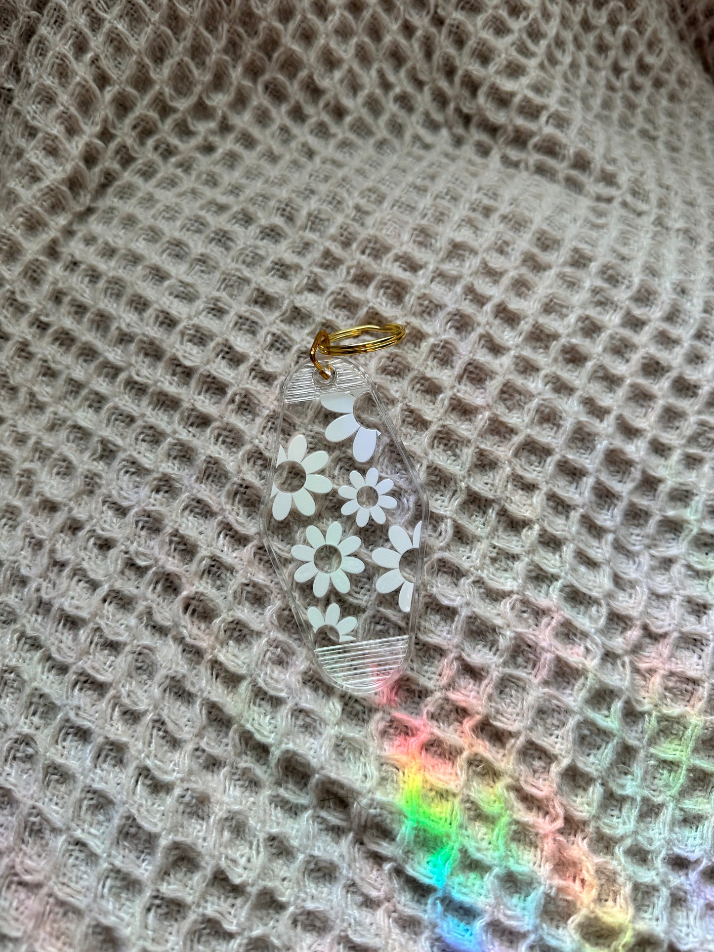White Daisy Acrylic Keychain